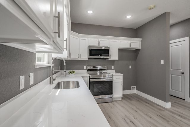 412 Matthew Street, Hillsboro, TX 76645