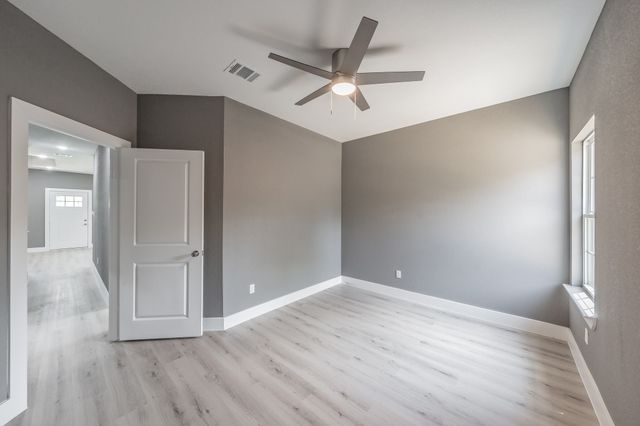 412 Matthew Street, Hillsboro, TX 76645