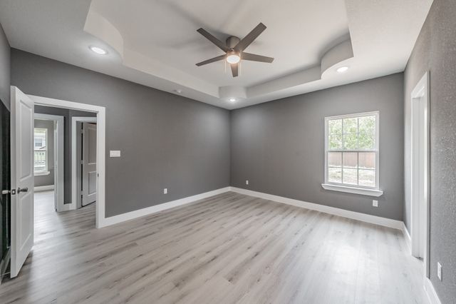 412 Matthew Street, Hillsboro, TX 76645