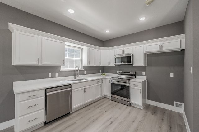 412 Matthew Street, Hillsboro, TX 76645