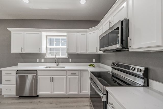 412 Matthew Street, Hillsboro, TX 76645