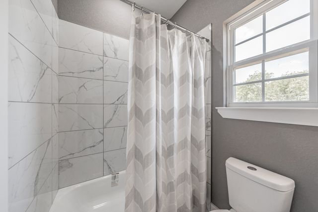 412 Matthew Street, Hillsboro, TX 76645