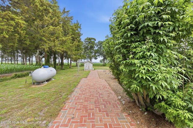 725 Griffin Swamp Road, Elizabeth City, NC 27909