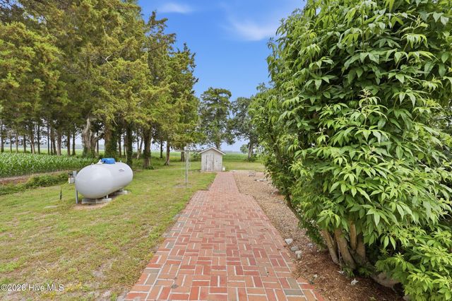 725 Griffin Swamp Road, Elizabeth City, NC 27909