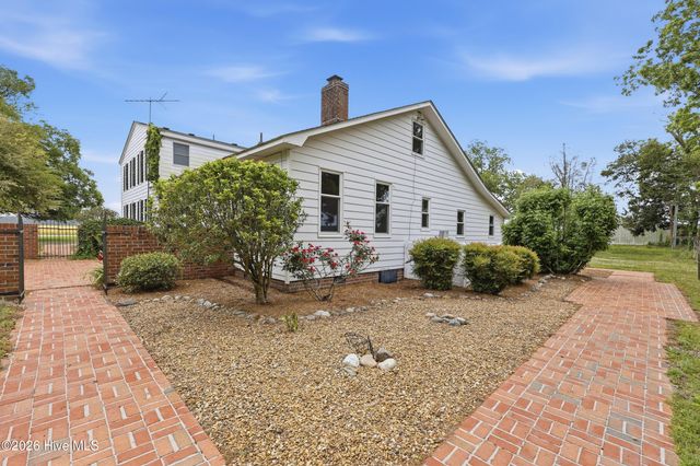 725 Griffin Swamp Road, Elizabeth City, NC 27909