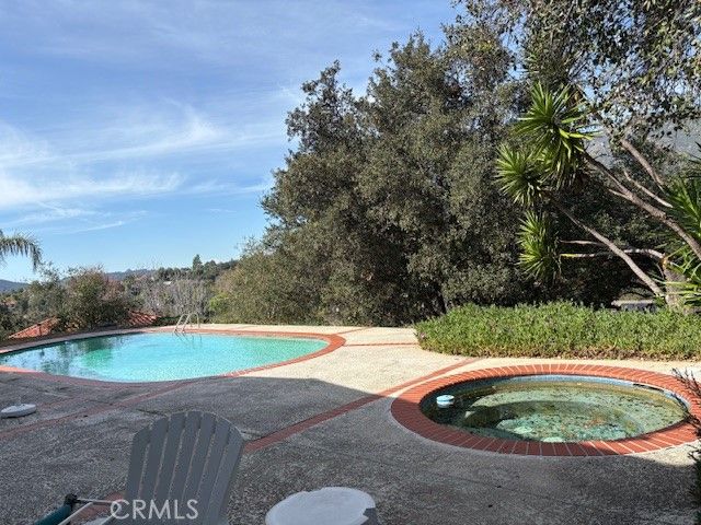 2124 Patagonia Drive, La Canada Flintridge, CA 91011