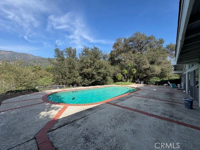 2124 Patagonia Drive, La Canada Flintridge, CA 91011