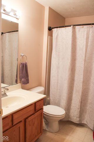 6509 Emerald Hill Court 101, Indianapolis, IN 46237