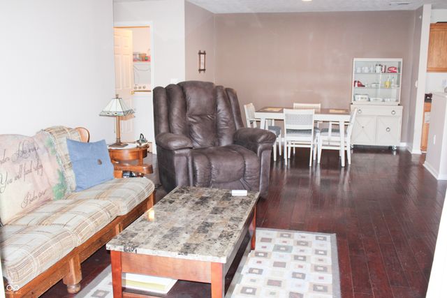 6509 Emerald Hill Court 101, Indianapolis, IN 46237