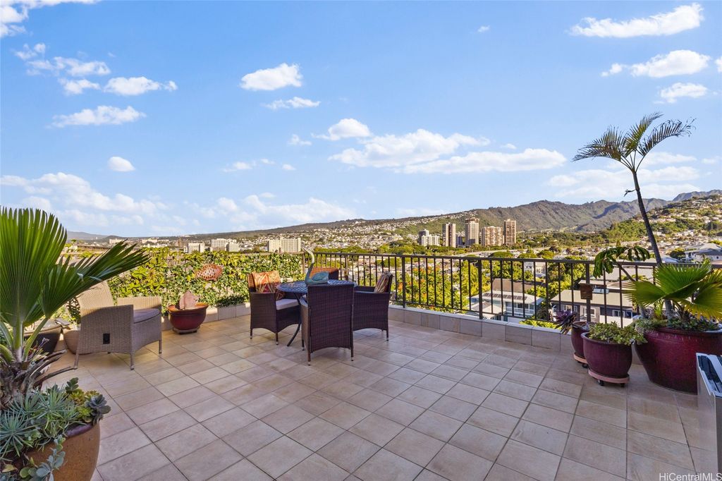 217 Prospect Street M8, Honolulu, HI 96813