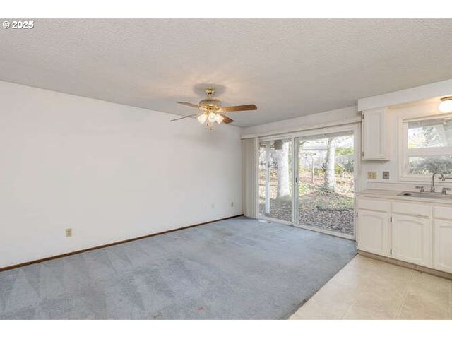 575 COLLINS CREST, Gladstone, OR 97027