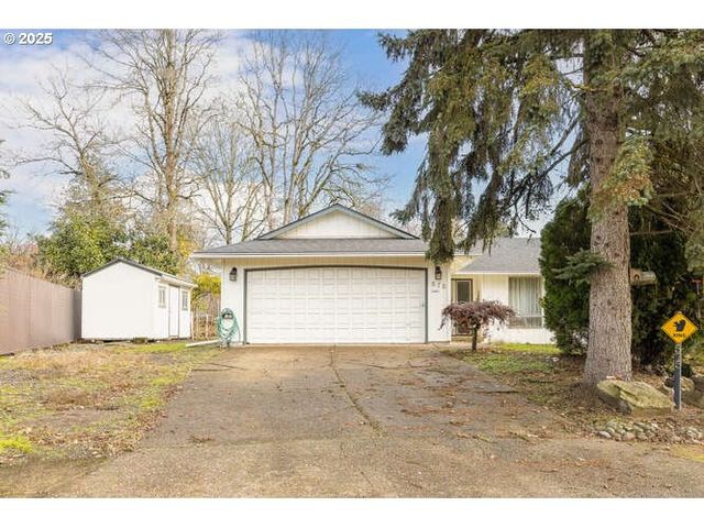 575 COLLINS CREST, Gladstone, OR 97027