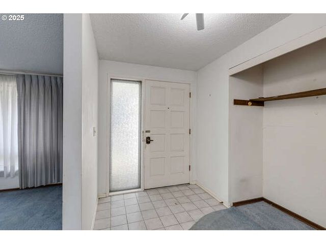 575 COLLINS CREST, Gladstone, OR 97027