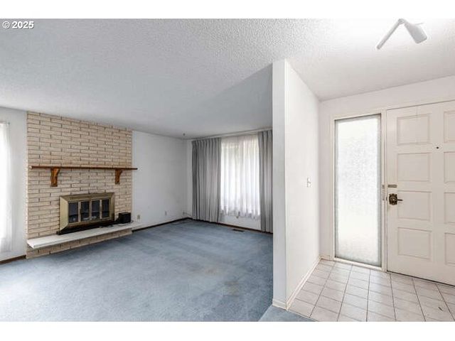 575 COLLINS CREST, Gladstone, OR 97027