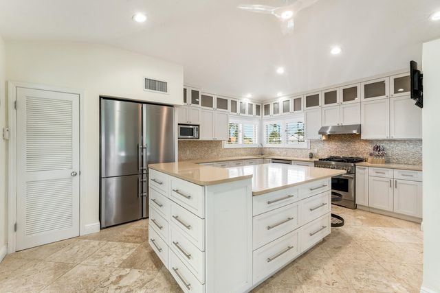 171 Kahiki Drive, Plantation Key, FL 33070