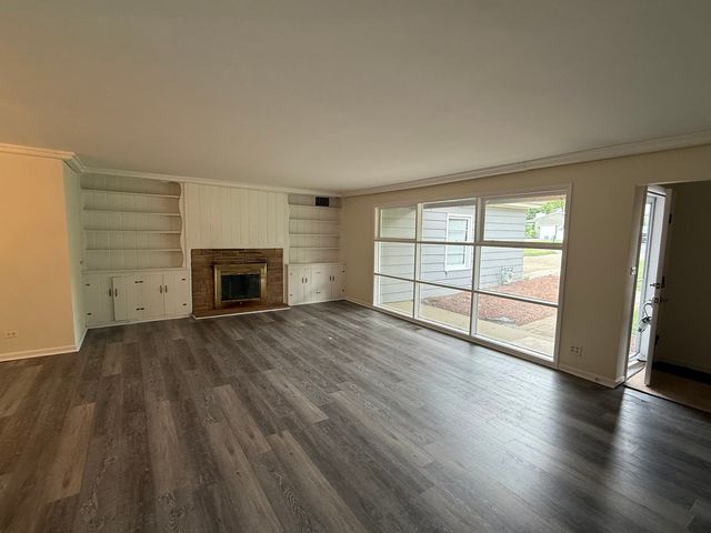 117 E Elm Street, Wheaton, IL 60189