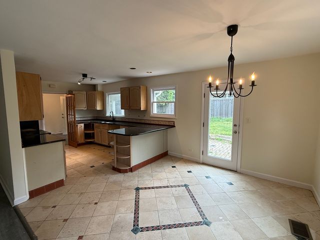 117 E Elm Street, Wheaton, IL 60189