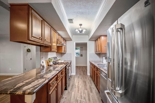 2411 Orange Street, Waller, TX 77484