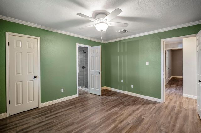 2411 Orange Street, Waller, TX 77484