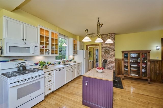 17 Copley St, Newton, MA 02458