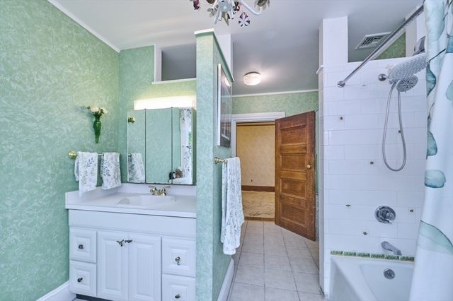 17 Copley St, Newton, MA 02458
