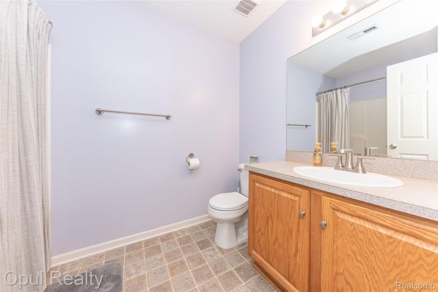 11698 Farmington Road, Livonia, MI 48150