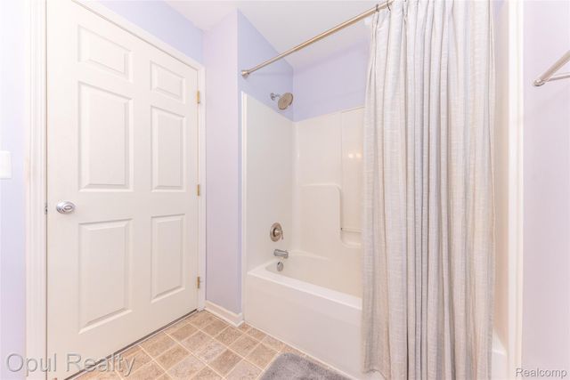 11698 Farmington Road, Livonia, MI 48150