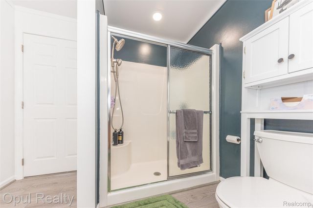 11698 Farmington Road, Livonia, MI 48150