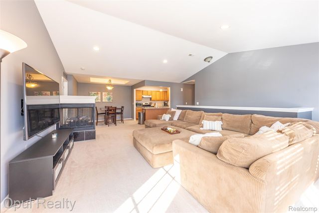 11698 Farmington Road, Livonia, MI 48150