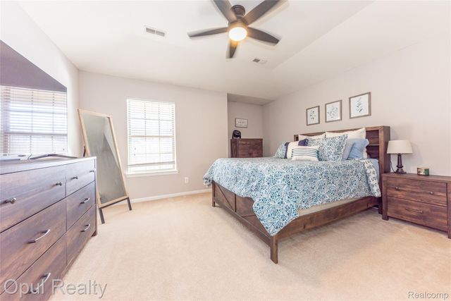 11698 Farmington Road, Livonia, MI 48150