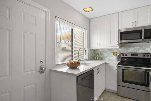 48668 Desert Flower Drive, Palm Desert, CA 92260