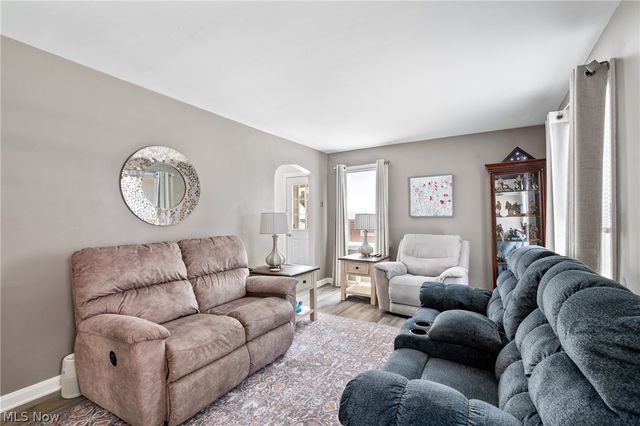 2557 9th Street, Cuyahoga Falls, OH 44221