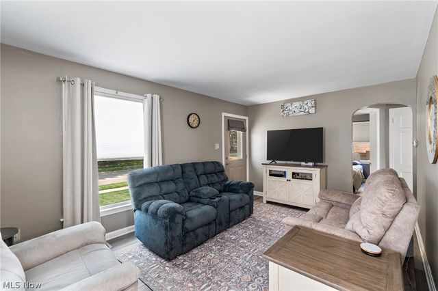 2557 9th Street, Cuyahoga Falls, OH 44221