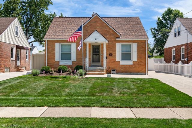 2557 9th Street, Cuyahoga Falls, OH 44221