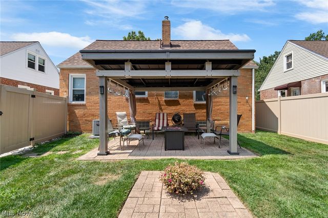 2557 9th Street, Cuyahoga Falls, OH 44221