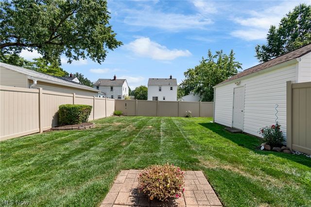 2557 9th Street, Cuyahoga Falls, OH 44221