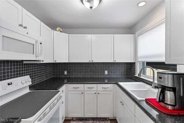 2557 9th Street, Cuyahoga Falls, OH 44221