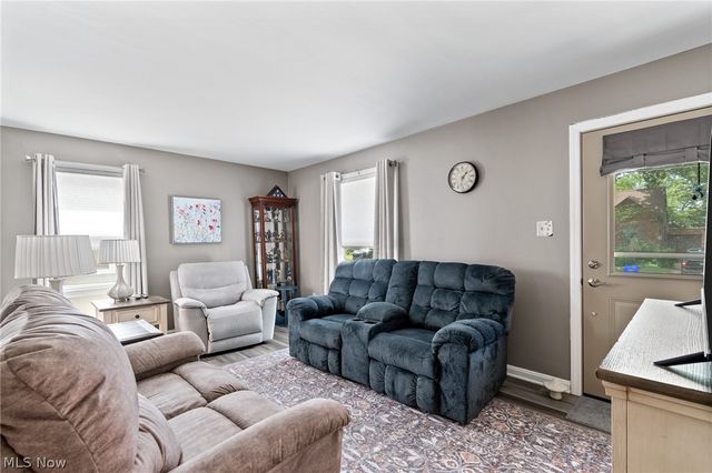 2557 9th Street, Cuyahoga Falls, OH 44221