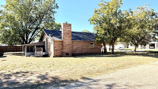 1244 Walnut St, Colorado City, TX 79512