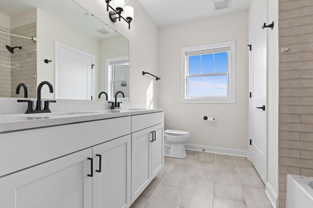 5233 Highpointe Lakes Drive, 301, Westerville, OH 43081