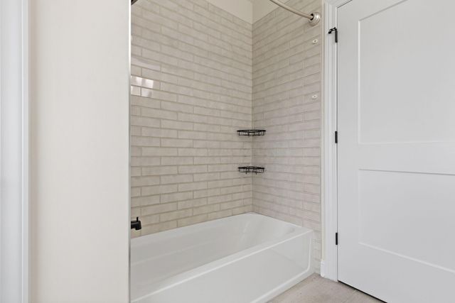 5233 Highpointe Lakes Drive, 301, Westerville, OH 43081