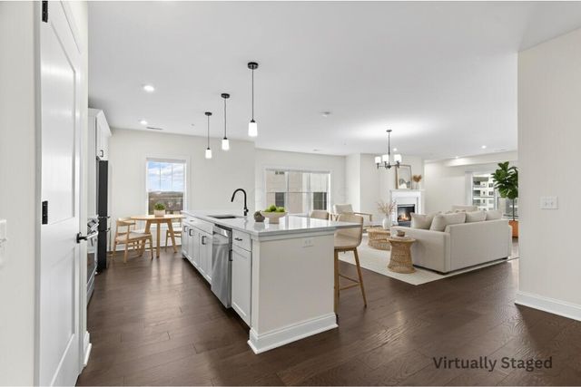 5233 Highpointe Lakes Drive, 301, Westerville, OH 43081