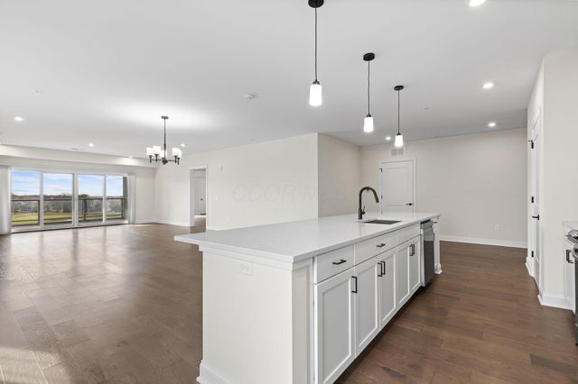 5233 Highpointe Lakes Drive, 301, Westerville, OH 43081