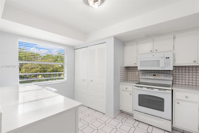 1480 NW 80th Avenue 304, Margate, FL 33063