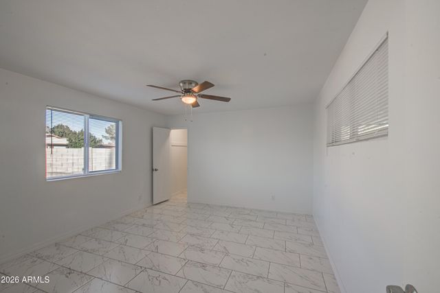 2048 W CLAREMONT Street, Phoenix, AZ 85015