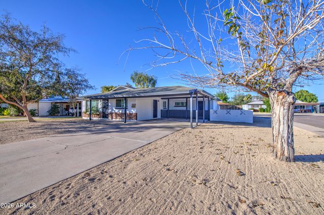 2048 W CLAREMONT Street, Phoenix, AZ 85015