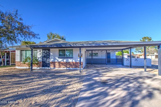 2048 W CLAREMONT Street, Phoenix, AZ 85015