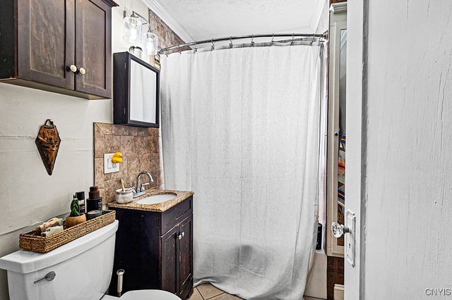 2 Russell Ave, Whitestown, NY 13495