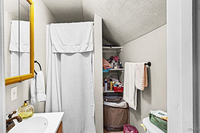 2 Russell Ave, Whitestown, NY 13495