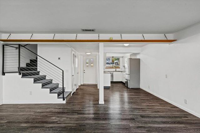 1304 Mariposa DR 156, Austin, TX 78704